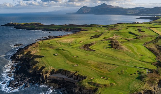 Clifftop links golf on the Llyn Peninsula in North Wales